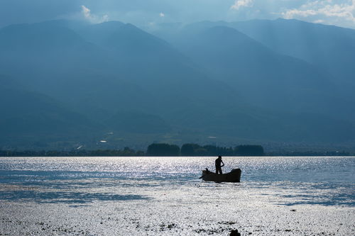 百度热搜洱海在哪（洱海云南哪里）