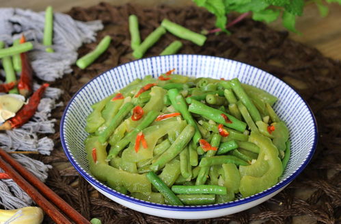 百度热搜豆角炒什么（扑豆角怎么炒好吃）